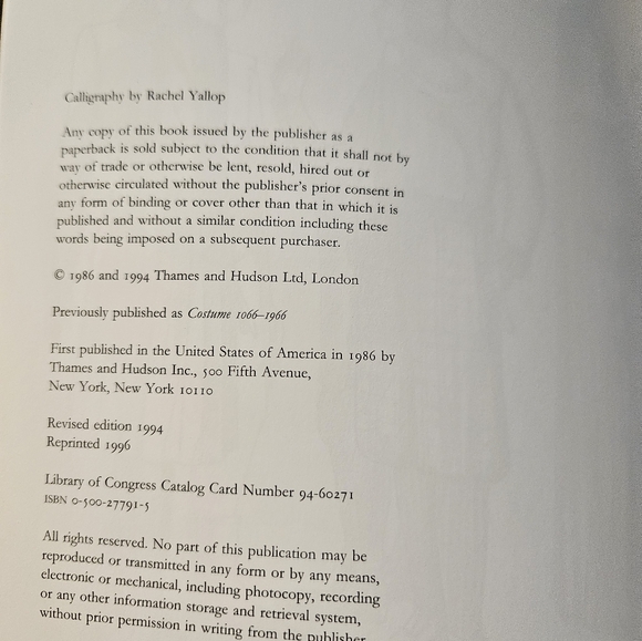 NWOT Historical Costume Guidebook 1066-1990s - Picture 3 of 5